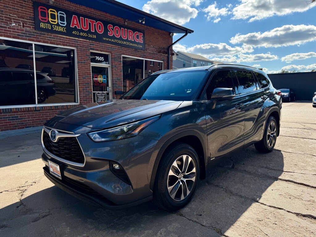 2022 Toyota Highlander Hybrid XLE AWD