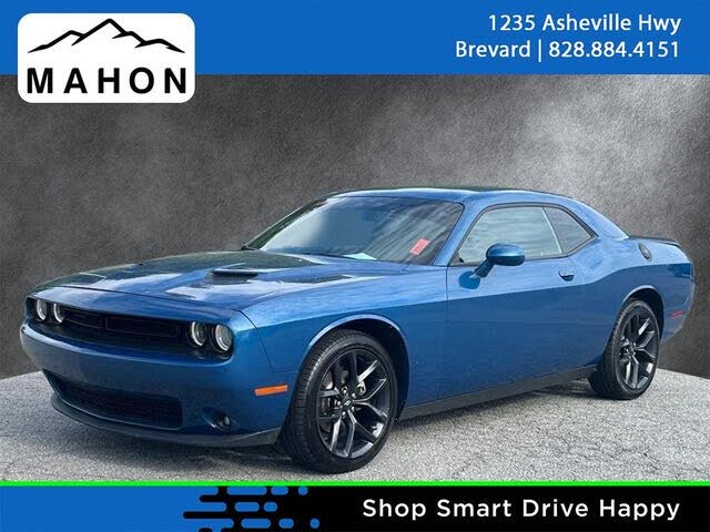 2022 Dodge Challenger SXT RWD