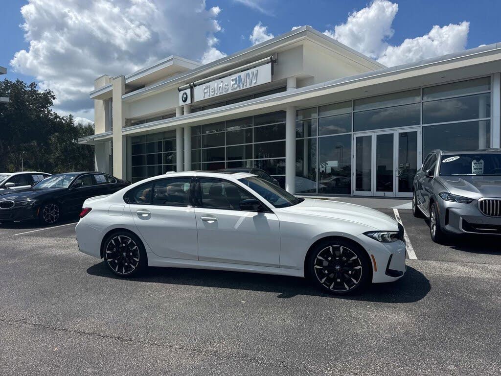 2025 BMW 3 Series 330i RWD