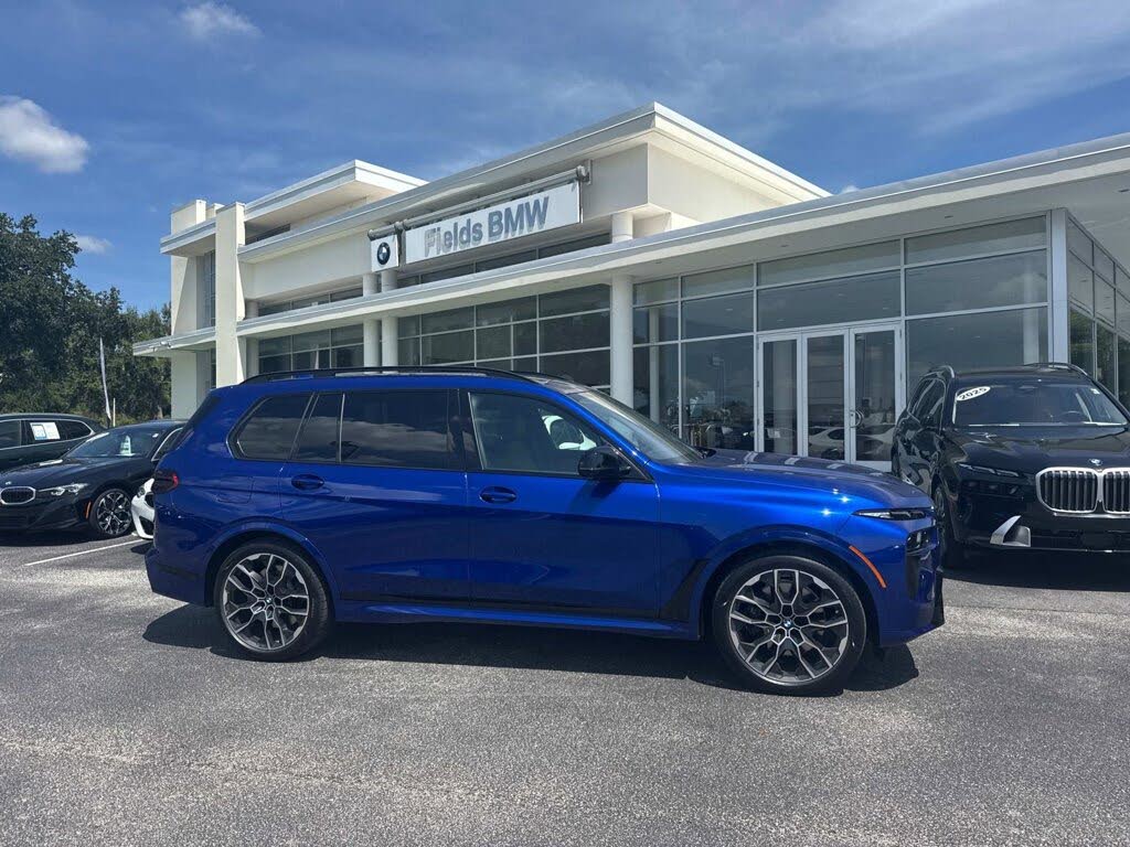 2026 BMW X7 M60i AWD