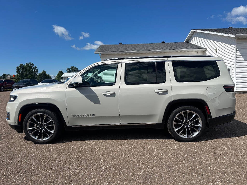 2022 Jeep Wagoneer Series III 4WD