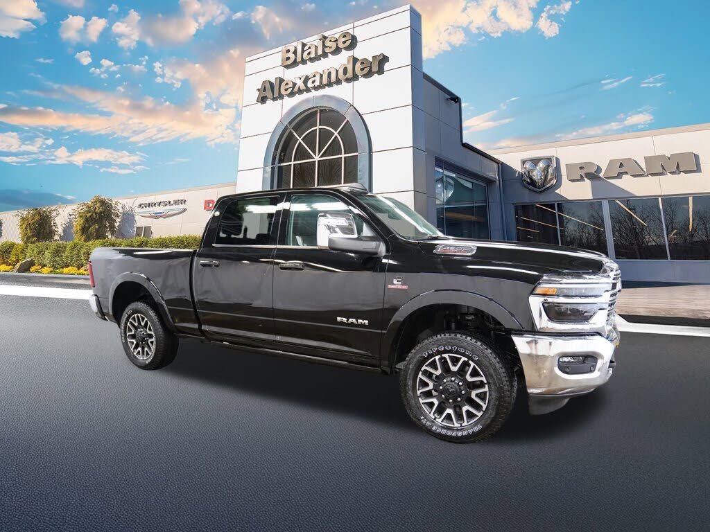 2025 RAM 2500 Limited Crew Cab 4WD
