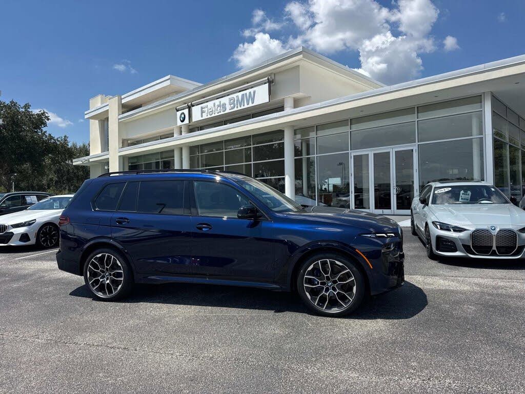 2026 BMW X7 M60i AWD