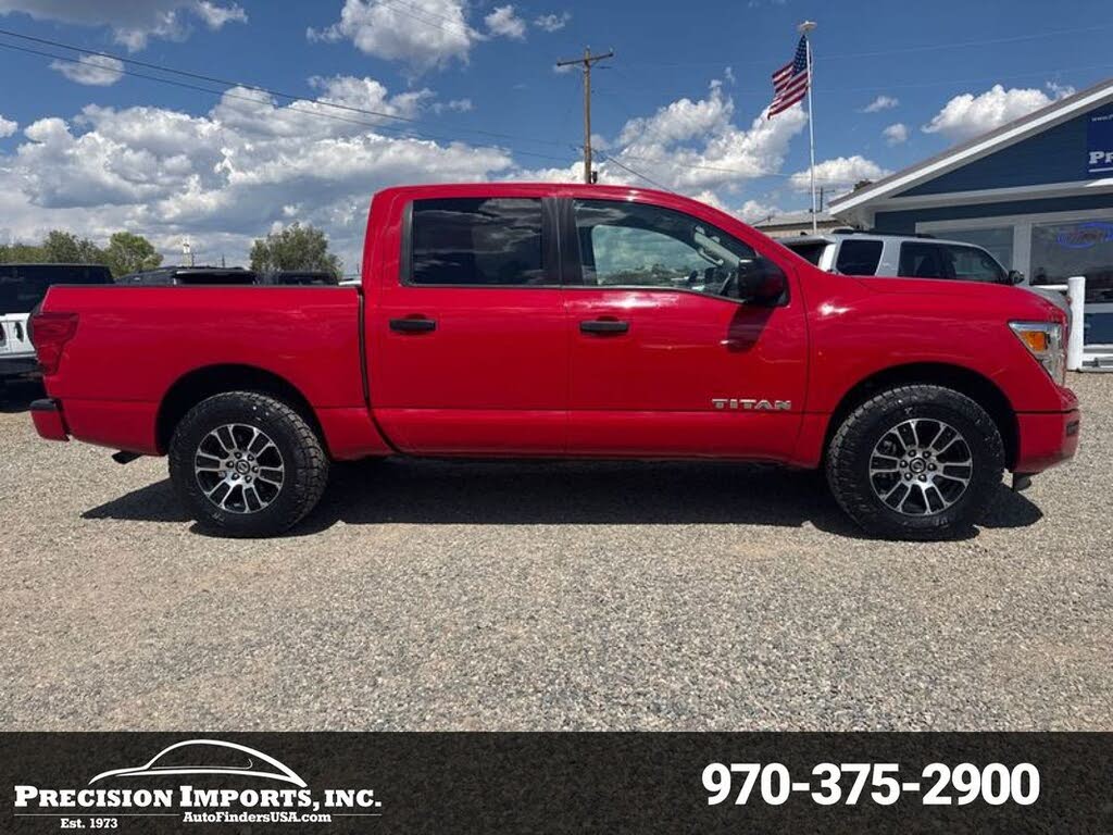 2022 Nissan Titan SV Crew Cab 4WD