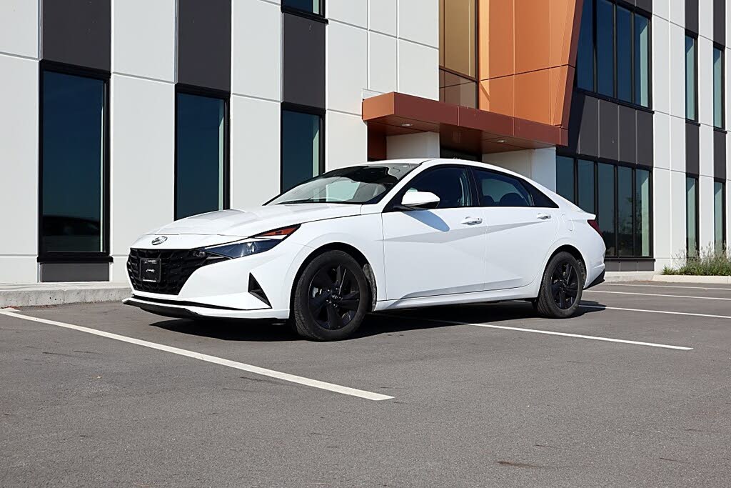 2022 Hyundai Elantra Preferred FWD