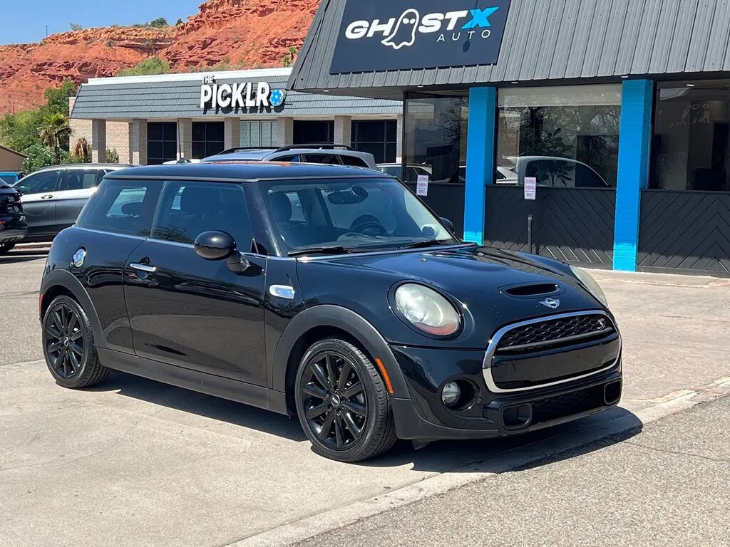 2016 MINI Cooper S 2-Door Hatchback FWD