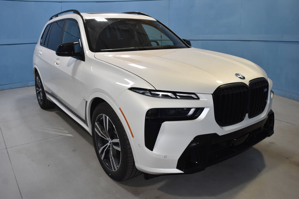 2026 BMW X7 M60i AWD
