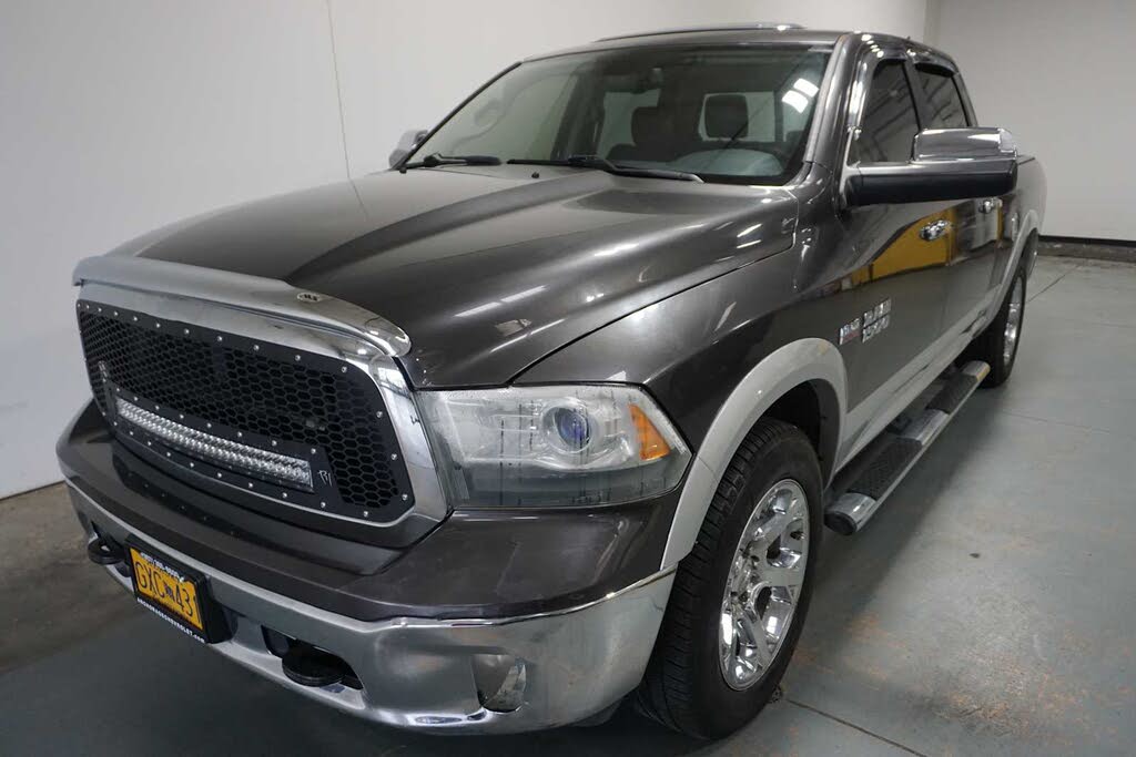2014 RAM 1500 Laramie Crew Cab 4WD