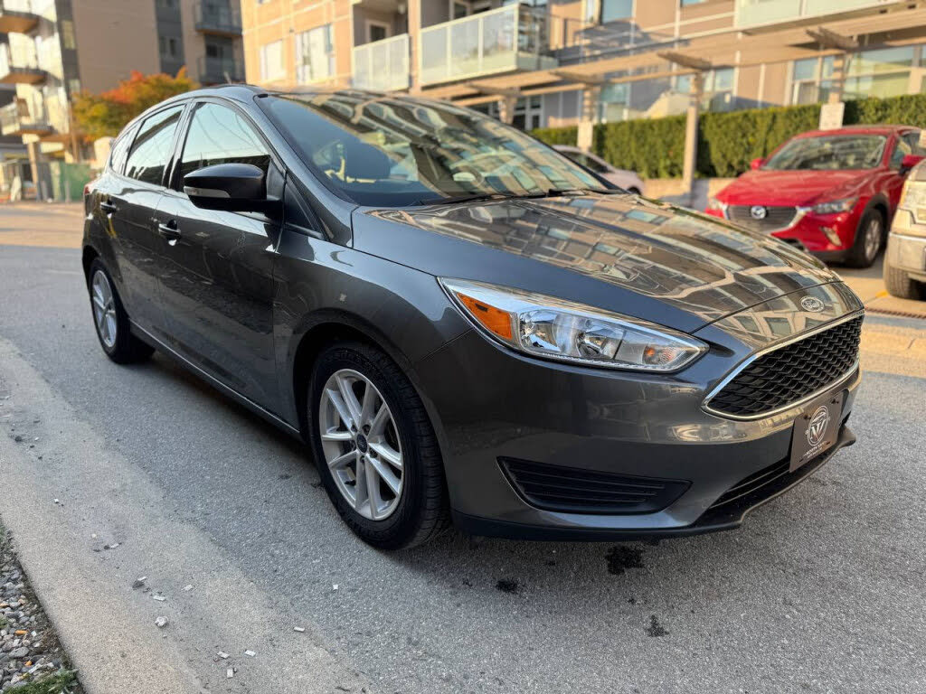 Ford Focus SE Hatchback 2017