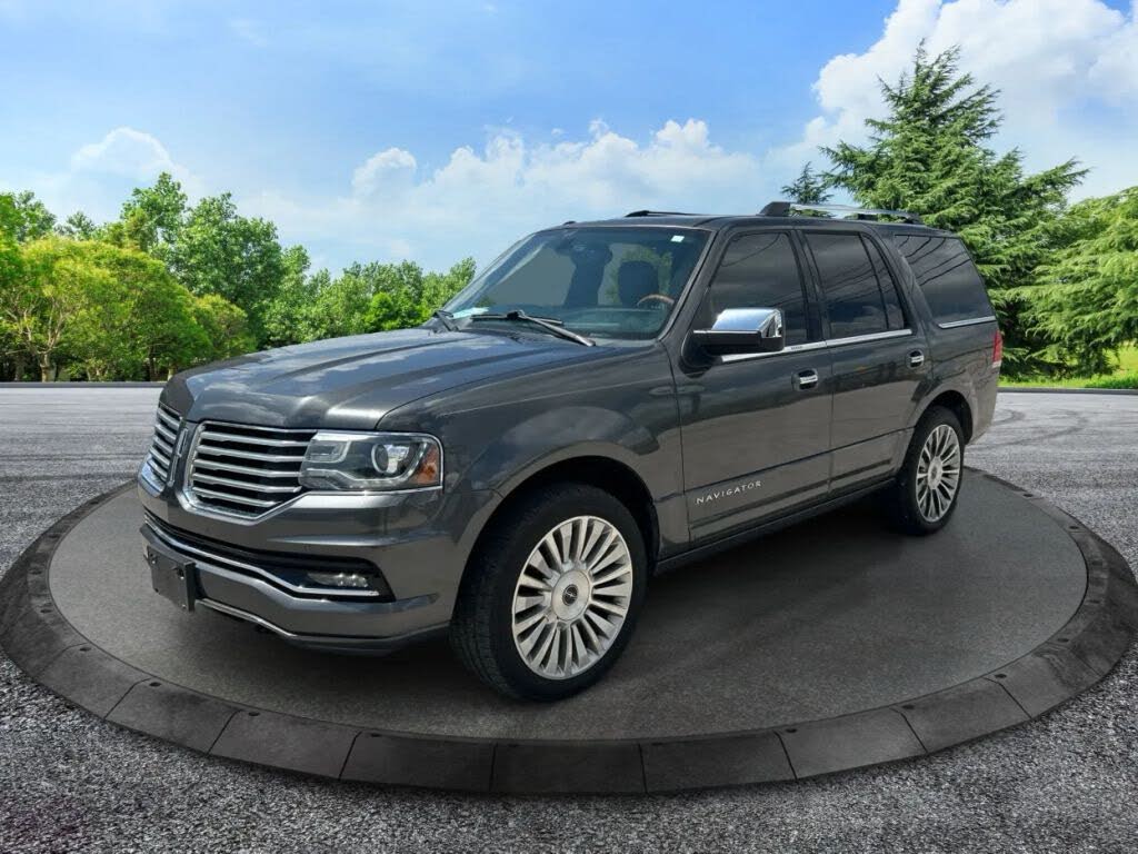 2016 Lincoln Navigator Select RWD