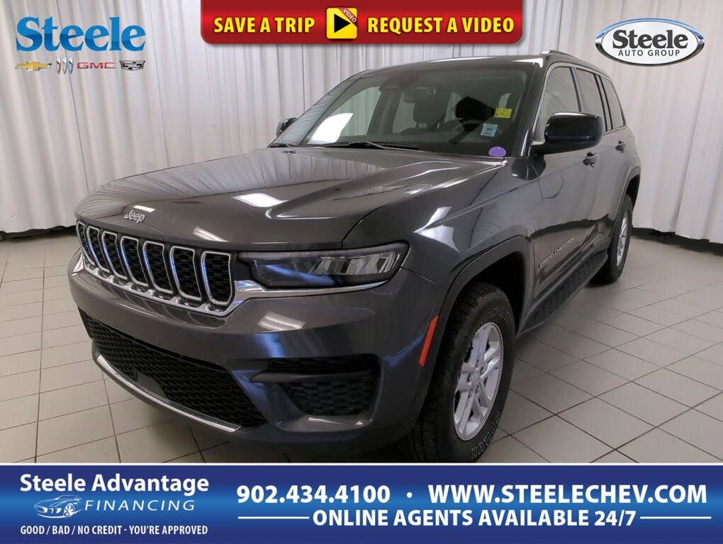 Jeep Grand Cherokee Laredo 4WD 2023
