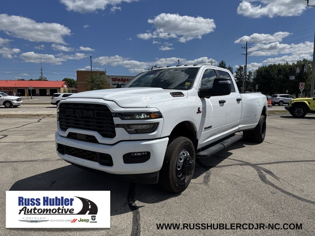 2025 RAM 3500 Big Horn Crew Cab LB DRW 4WD