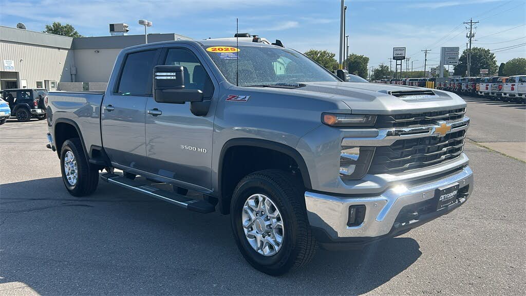 2025 Chevrolet Silverado 3500HD LT Crew Cab 4WD