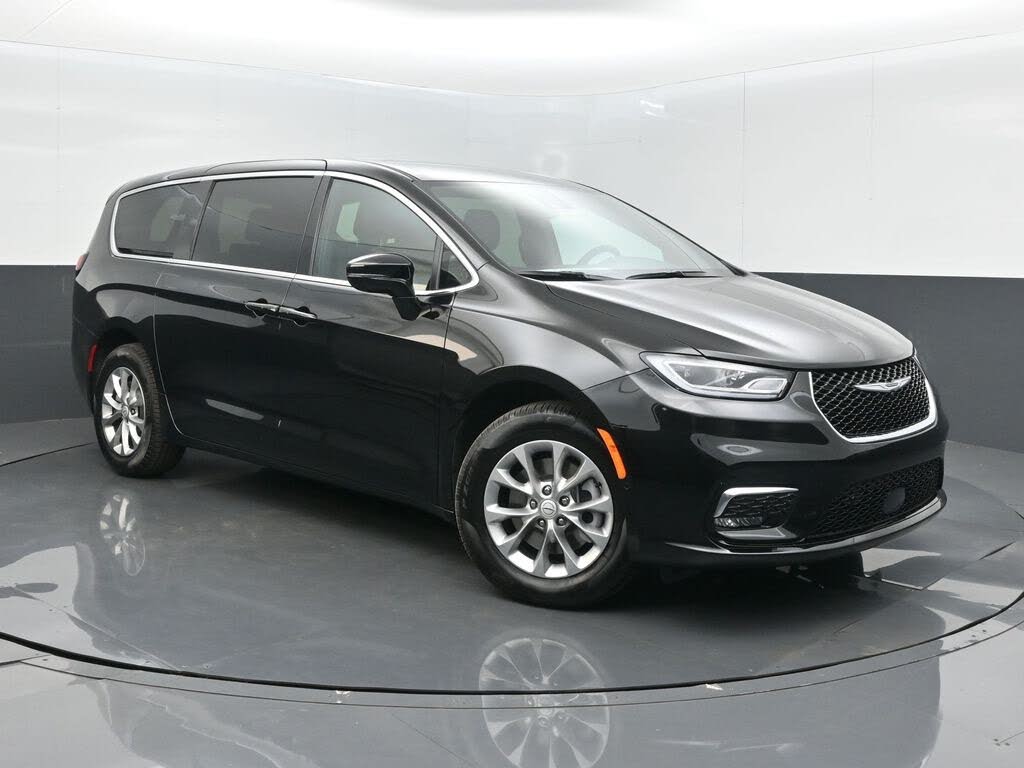 2026 Chrysler Pacifica Select AWD