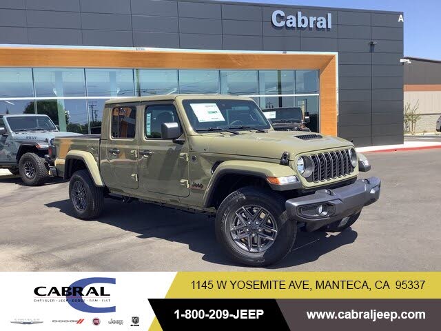 2025 Jeep Gladiator Sport S Crew Cab 4WD