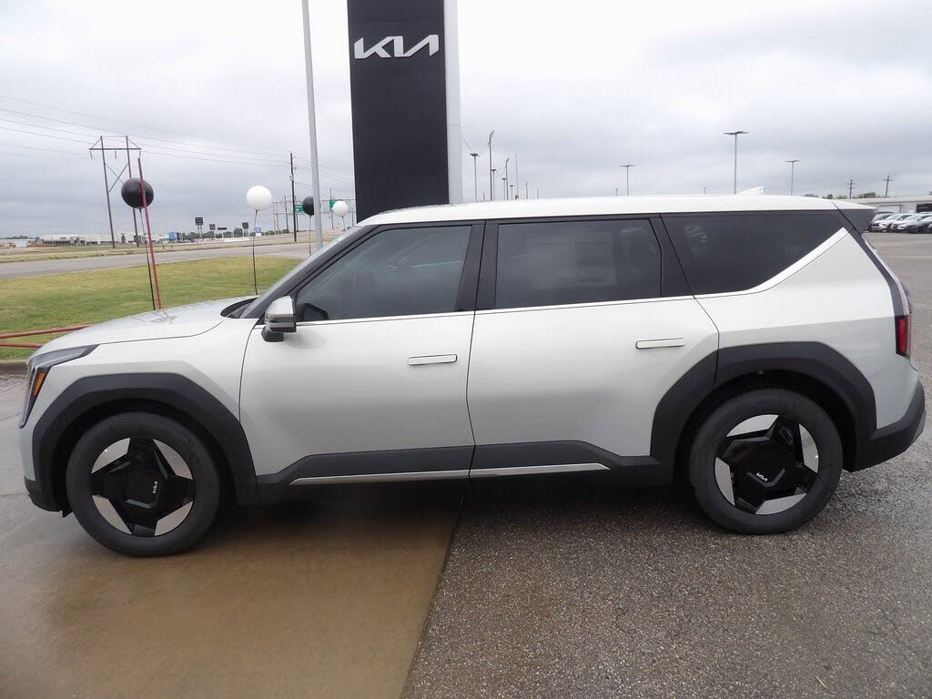 2026 Kia EV9 Light Long Range RWD