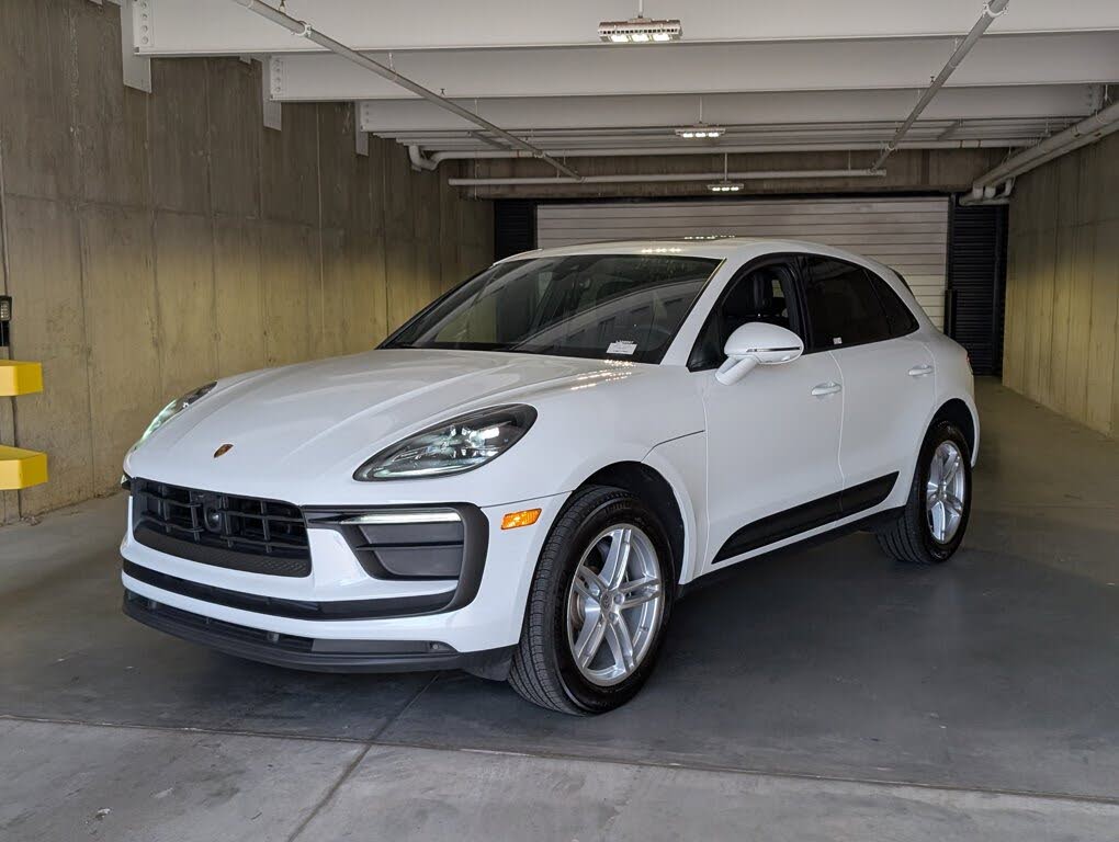 2025 Porsche Macan AWD