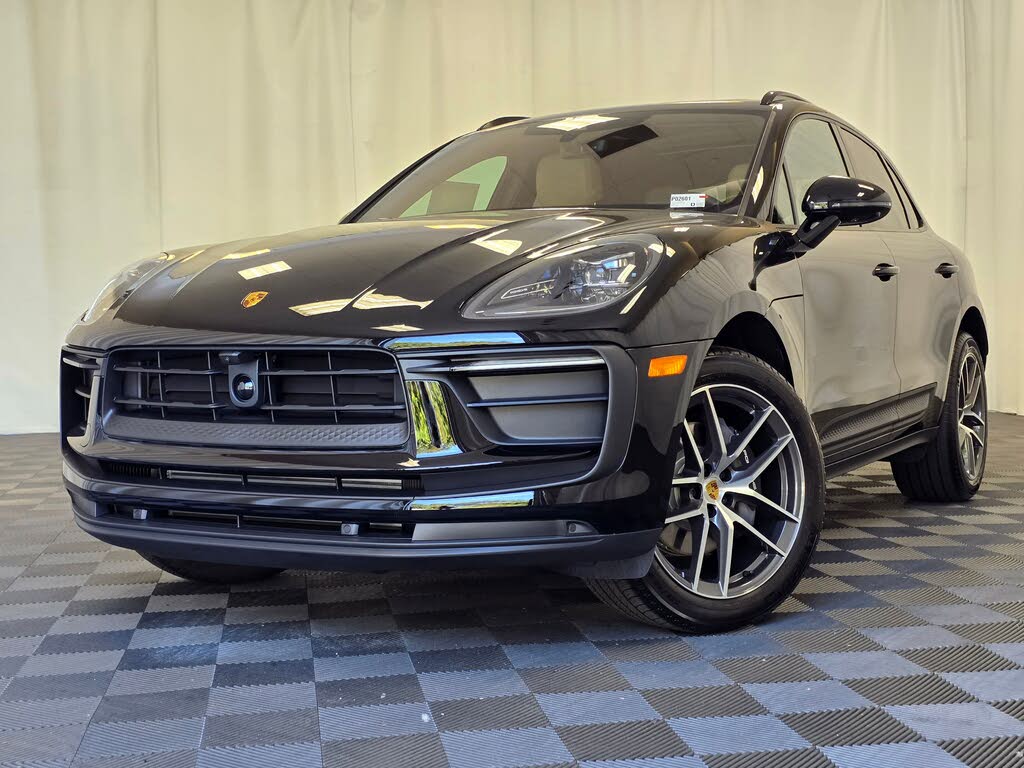 2025 Porsche Macan AWD