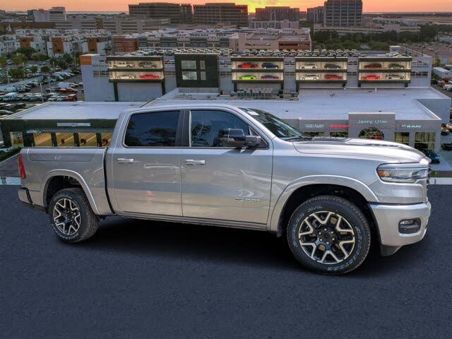 2026 RAM 1500 Laramie Crew Cab 4WD