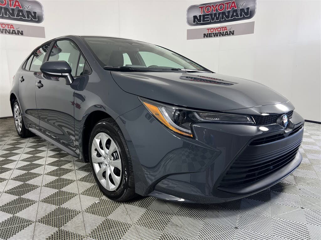 2025 Toyota Corolla LE FWD