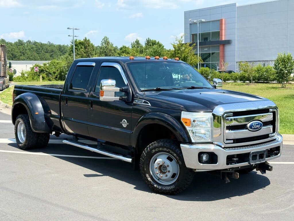 2011 Ford F-350 Super Duty Lariat Crew Cab LB DRW 4WD