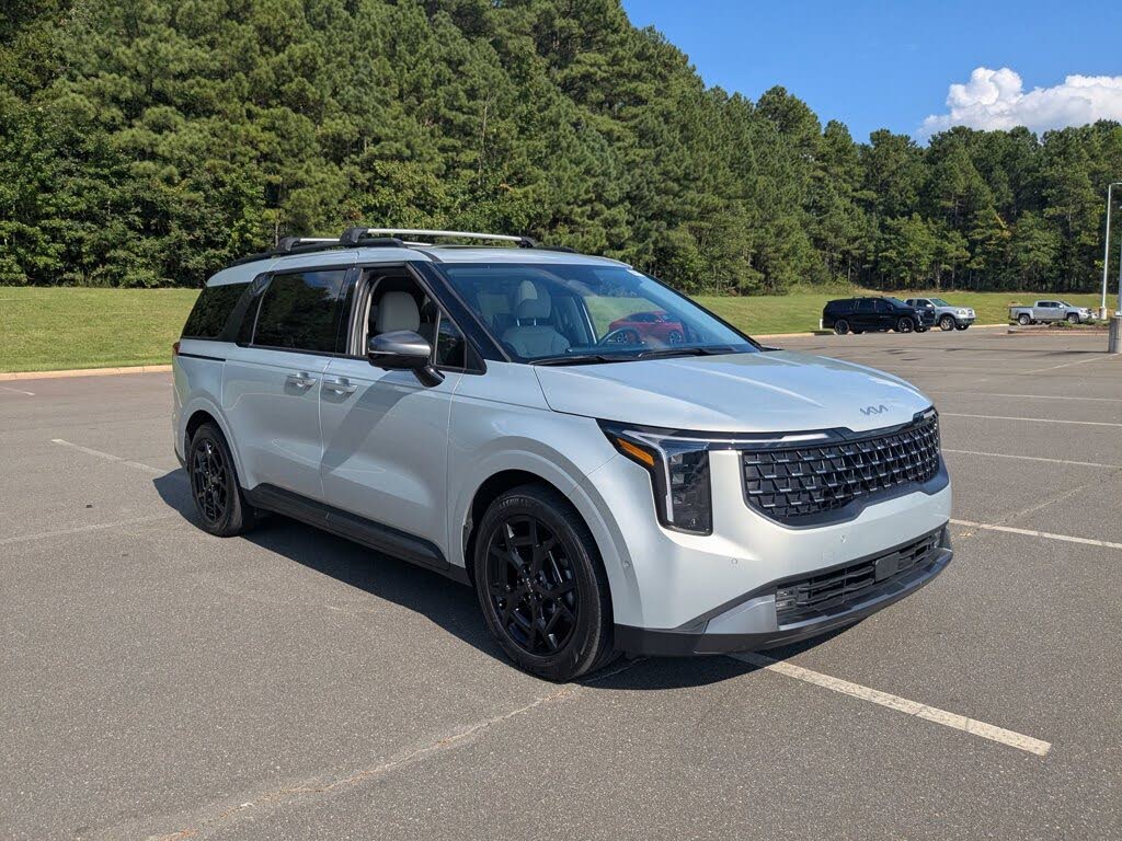 2025 Kia Carnival SX FWD