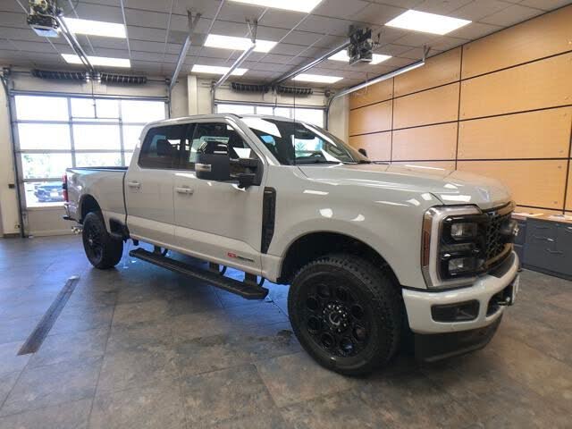 2026 Ford F-350 Super Duty Lariat Crew Cab 4WD