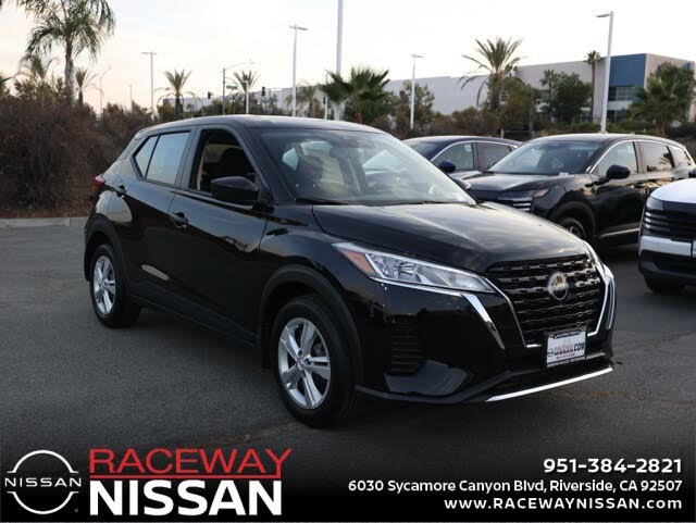 2025 Nissan Kicks Play S FWD