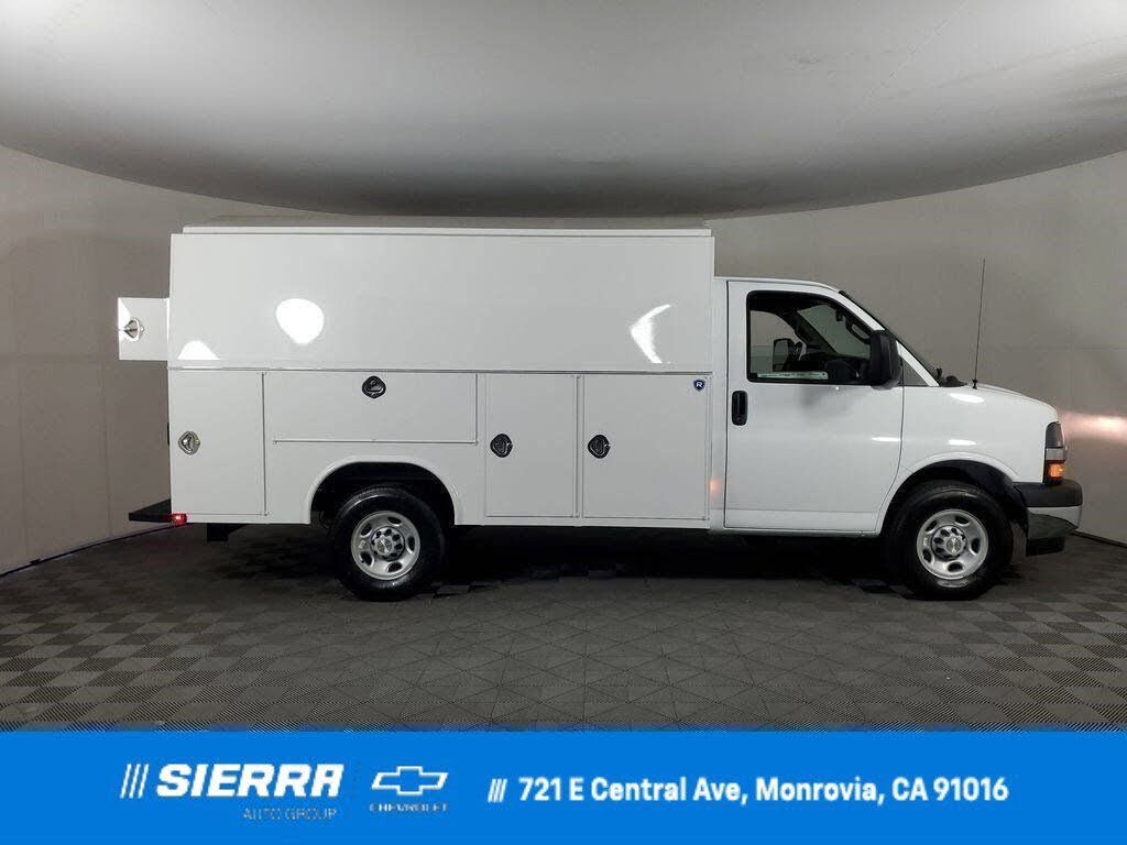 2025 Chevrolet Express Chassis 3500 Cutaway 139