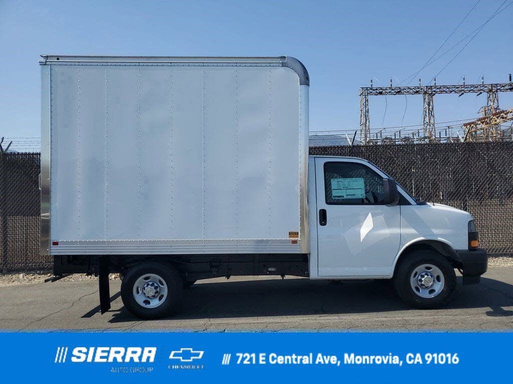 2025 Chevrolet Express Chassis 3500 Cutaway 139