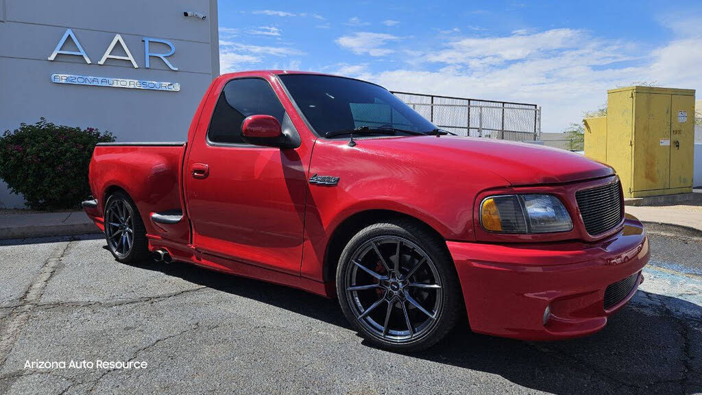 1999 Ford F-150 SVT Lightning 2 Dr Supercharged Standard Cab Stepside SB