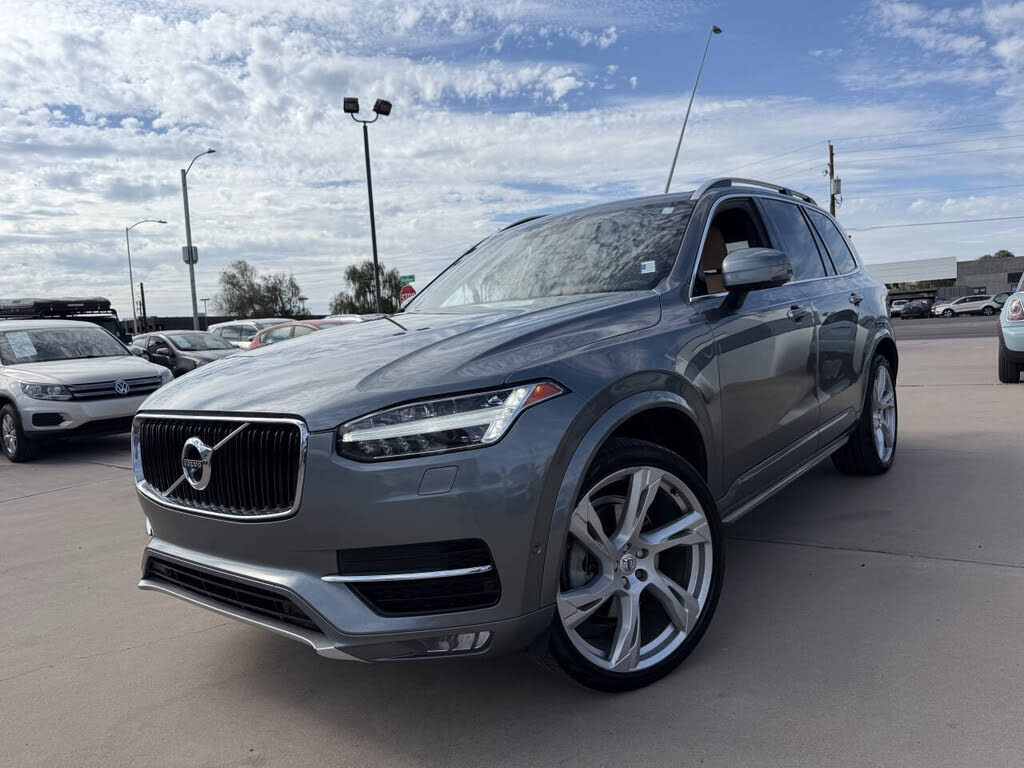 2018 Volvo XC90 T6 Momentum AWD