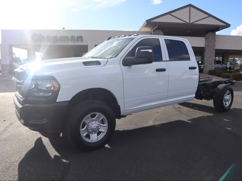 2024 RAM 3500 Chassis Tradesman Crew Cab LB 4WD