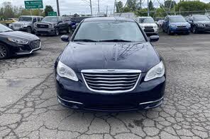 Chrysler 200 LX Sedan FWD