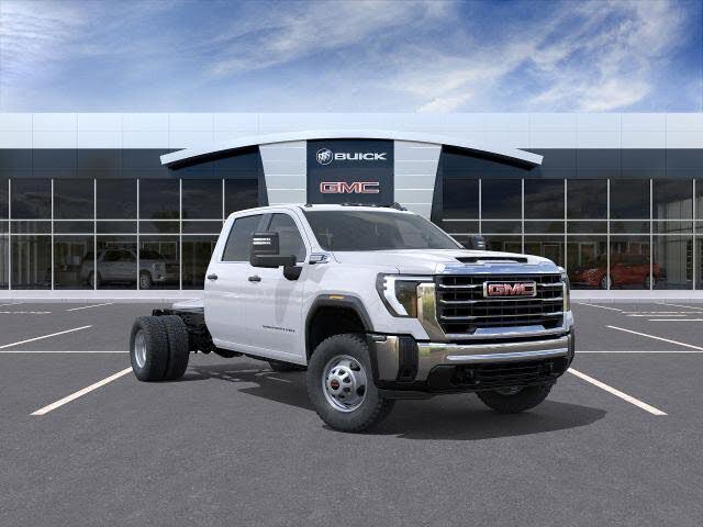 2025 GMC Sierra 3500HD Chassis Pro Crew Cab 4WD