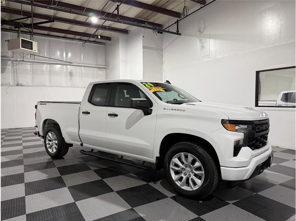 2024 Chevrolet Silverado 1500 Custom Double Cab 4WD