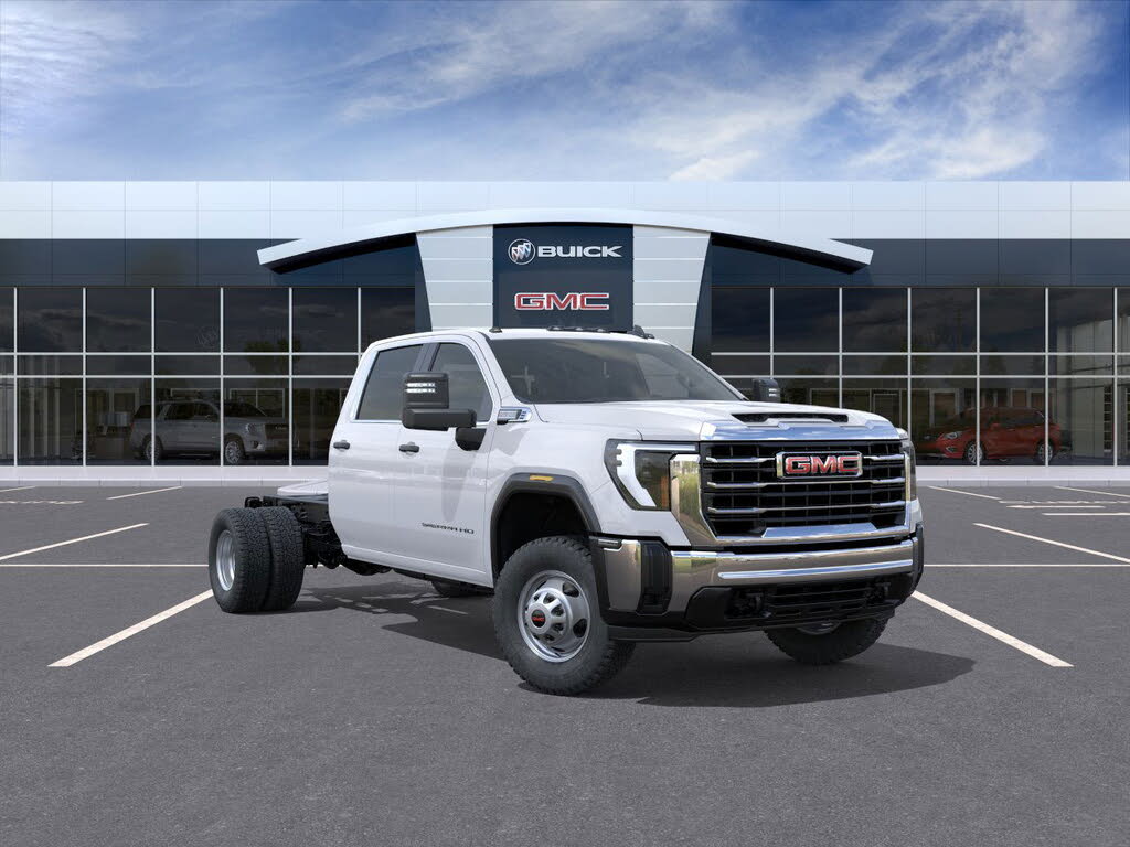 2025 GMC Sierra 3500HD Chassis Pro Crew Cab 4WD