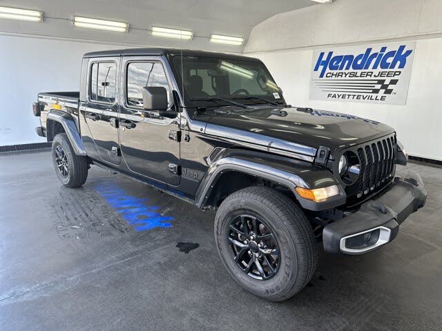 2022 Jeep Gladiator Sport S Crew Cab 4WD