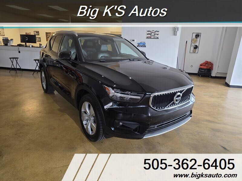 2022 Volvo XC40 T4 Momentum FWD