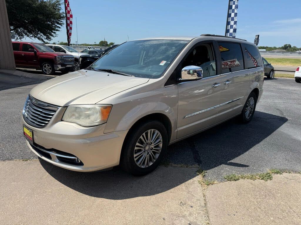 2014 Chrysler Town & Country Touring-L FWD