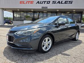 Chevrolet Cruze LT Hatchback FWD