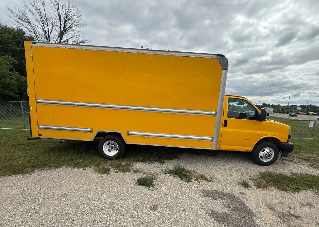 2021 GMC Savana Chassis 3500 177 Cutaway RWD