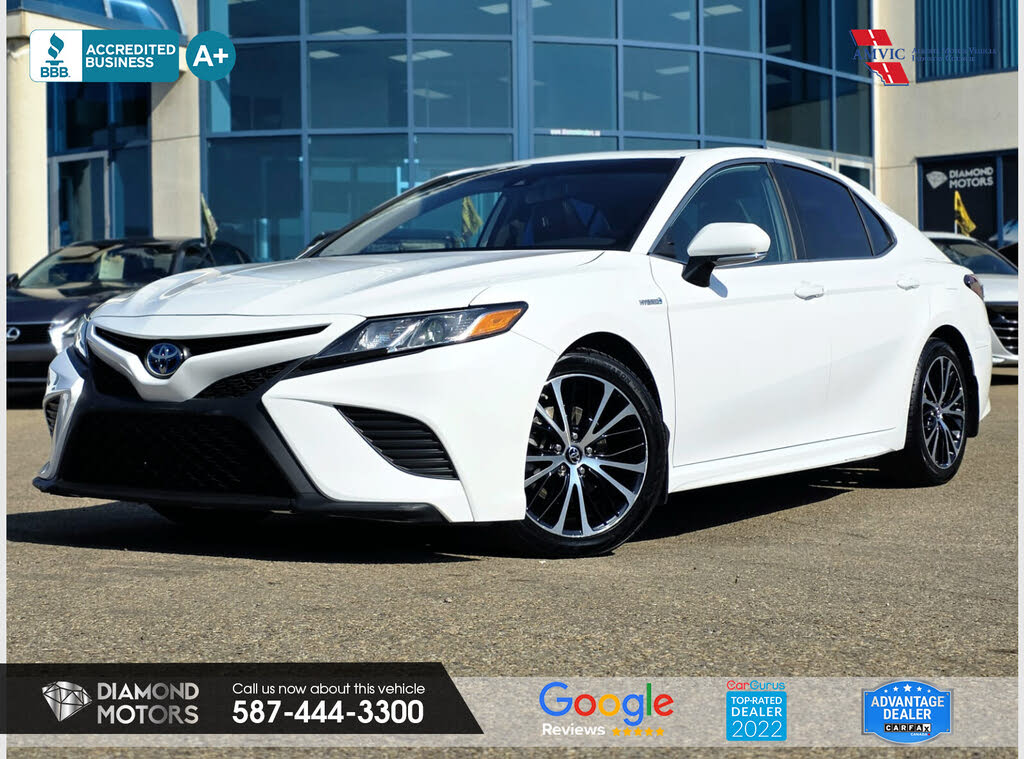 Toyota Camry Hybrid SE FWD 2019