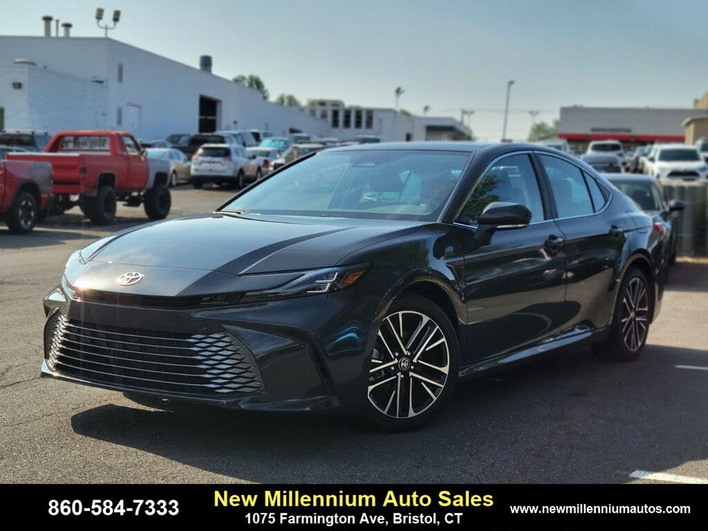 2025 Toyota Camry XLE FWD