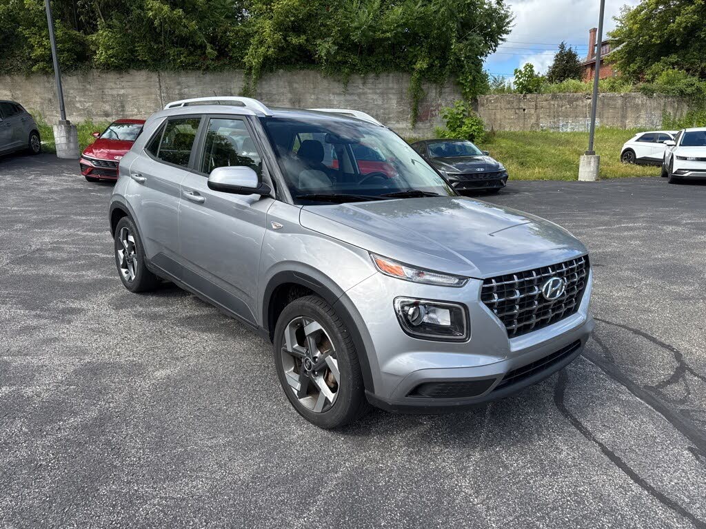 2023 Hyundai Venue SEL FWD