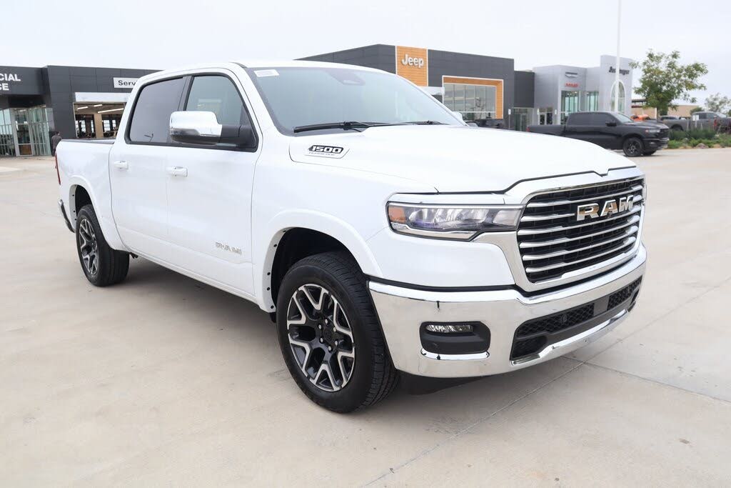2026 RAM 1500 Laramie Crew Cab 4WD