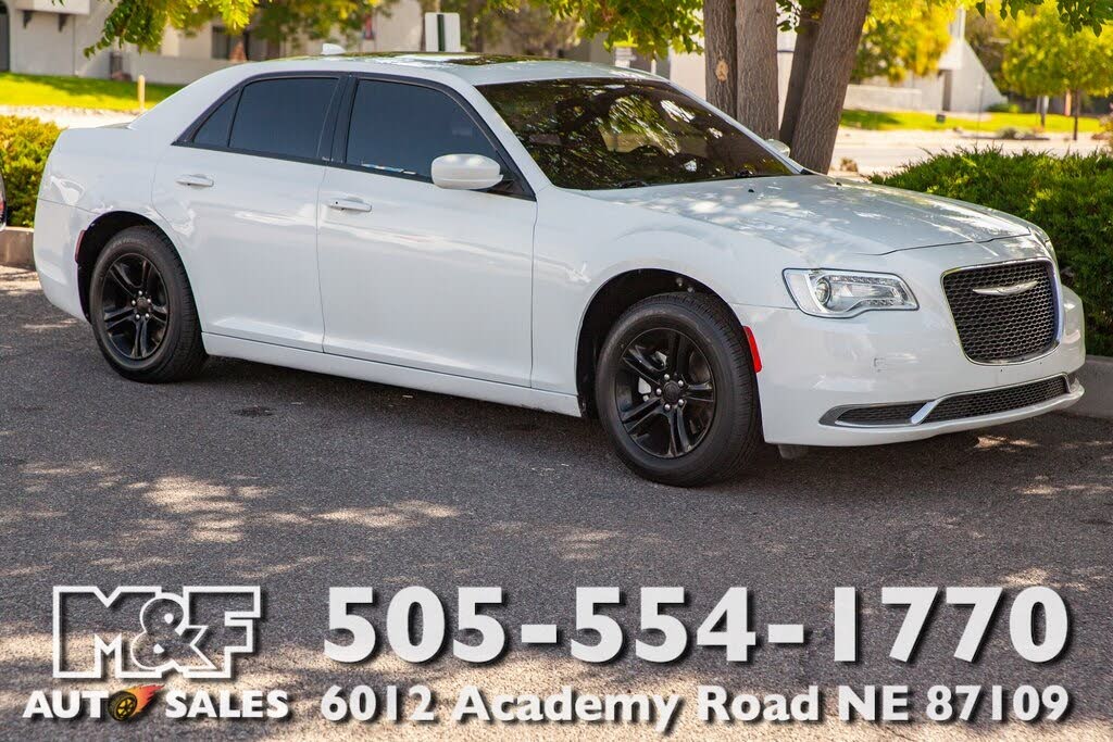 2016 Chrysler 300 Limited RWD
