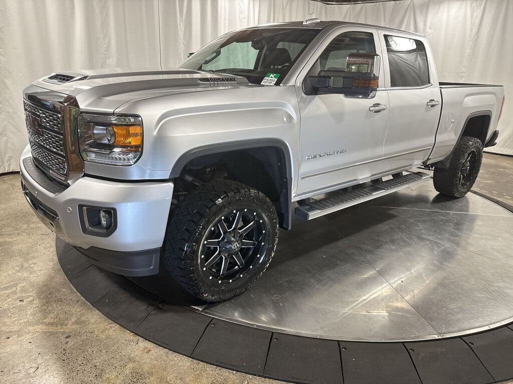 2018 GMC Sierra 2500HD Denali Crew Cab SB 4WD