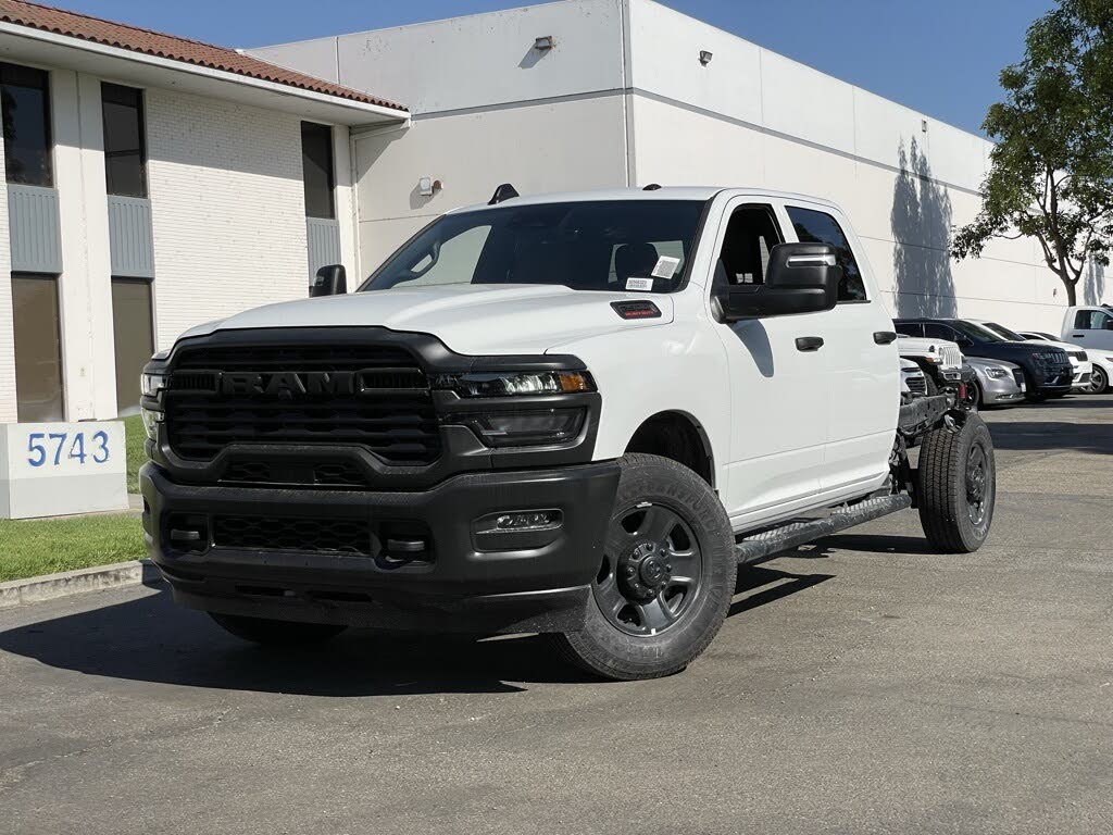 2025 RAM 2500 Tradesman Crew Cab LB RWD