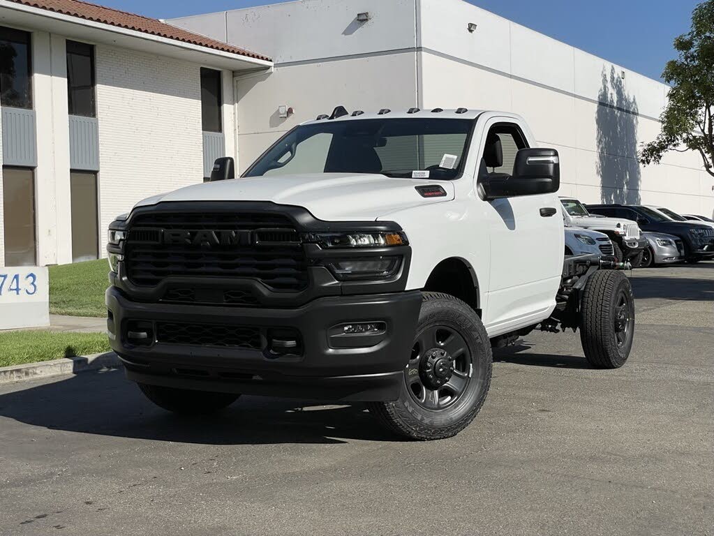 2025 RAM 3500 Chassis Tradesman Regular Cab RWD